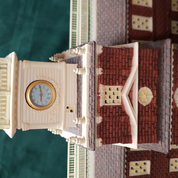 Department 56 Independence Hall - Picture 6 of 17